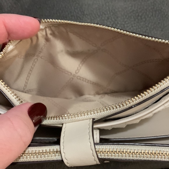 Michael Kors adele logo smartphone wallet - Picture 5 of 10